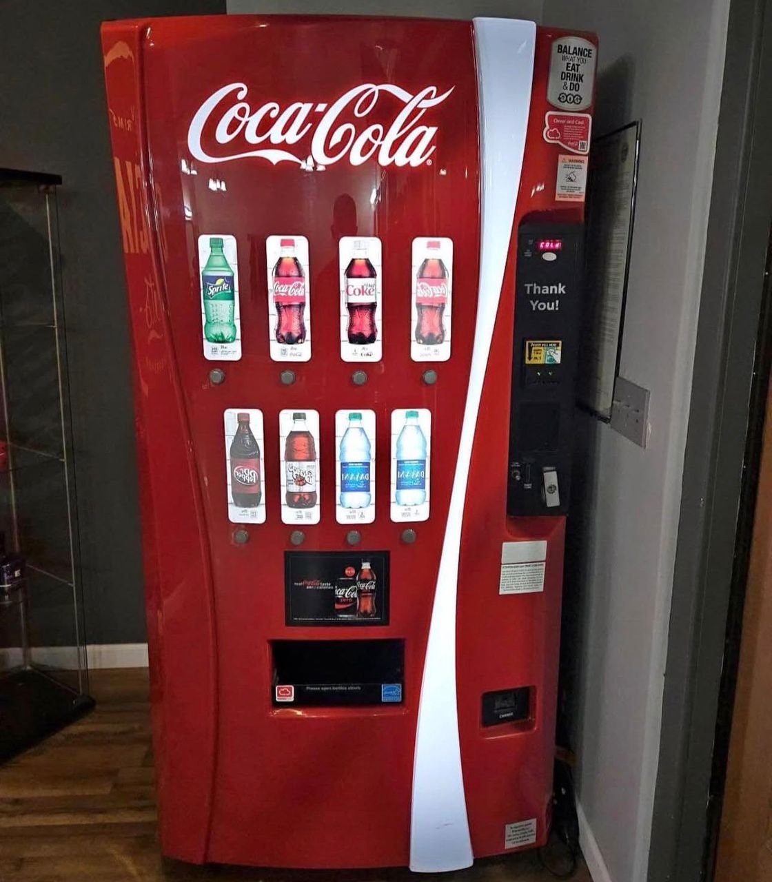 Coca-Cola Vending Machine (Red)